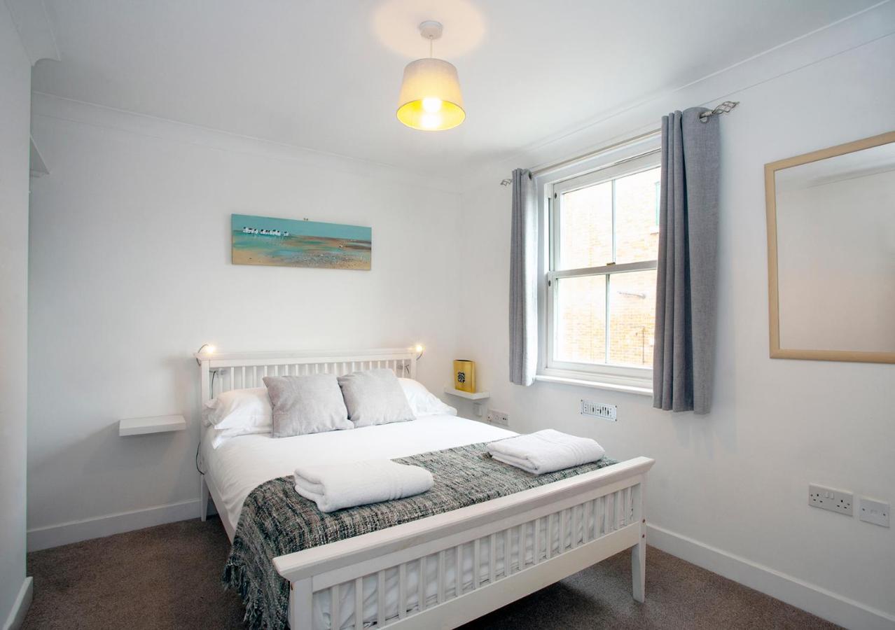 The Spires - Cosy Apartment Just Outside Of City Centre カンタベリー エクステリア 写真